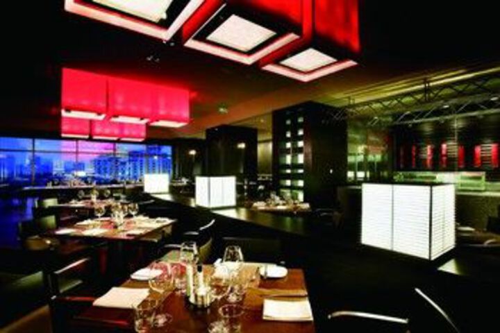 Dining 10 of 93