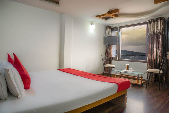 Room 4 of 17