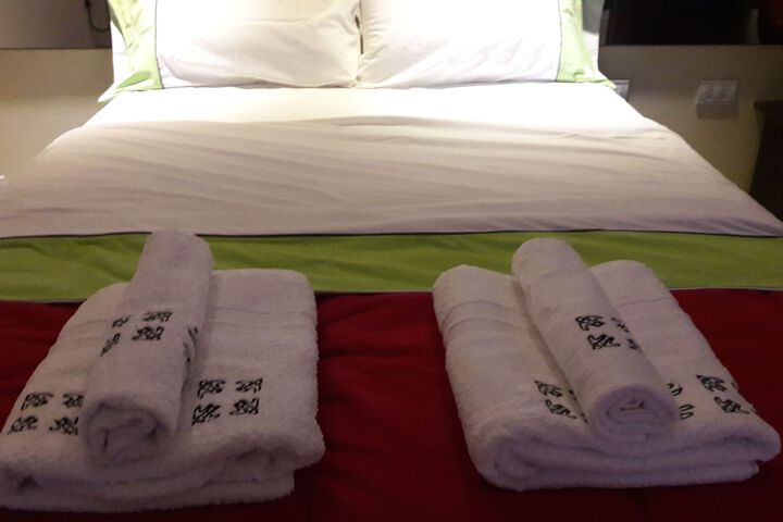 Room 7 of 8