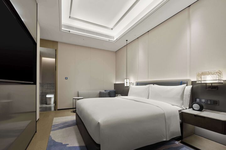 Room 13 of 52