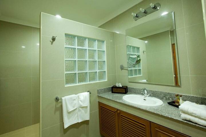 Room 37 of 60