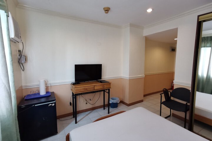 Room 8 of 60
