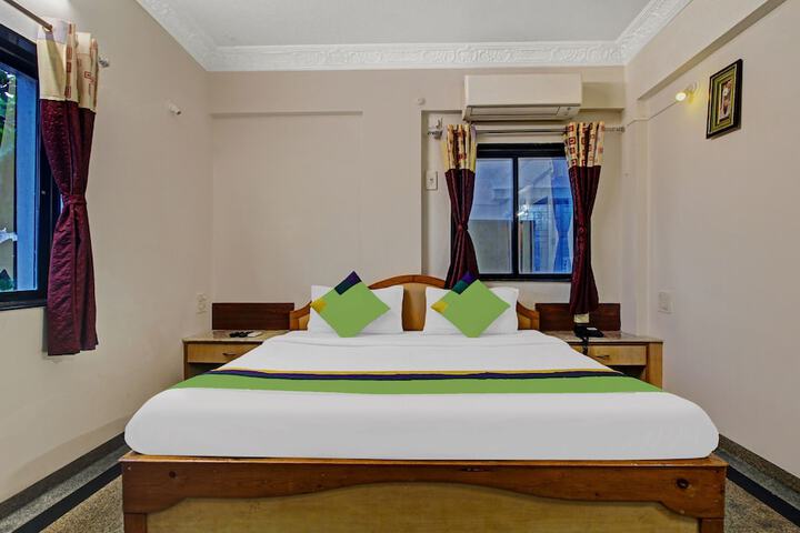 Room 12 of 39