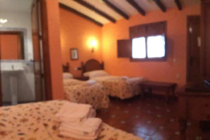 Room 16 of 38