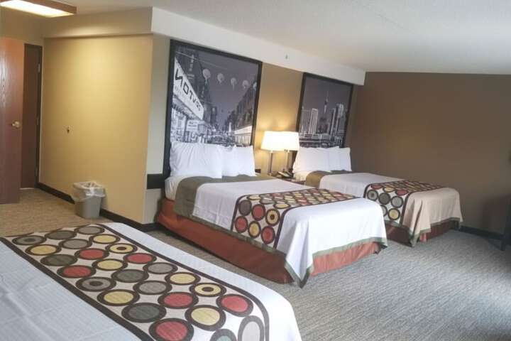 Room 15 of 33
