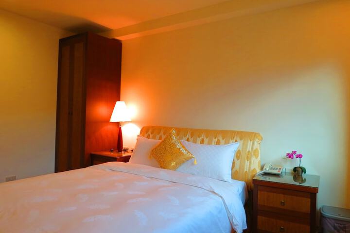Room 25 of 154