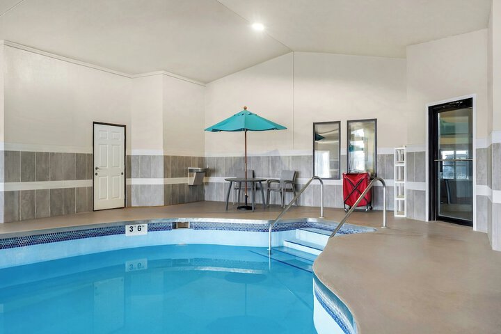 Pools & Facilities