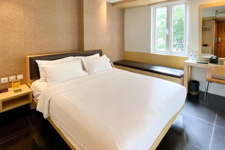 Room 10 of 43