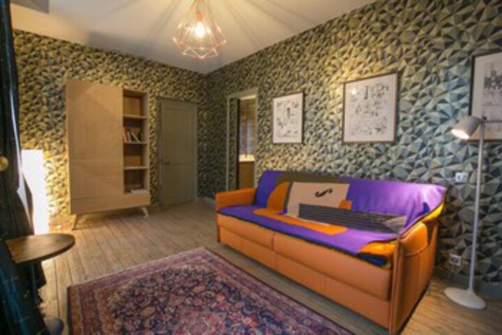 Room 25 of 34