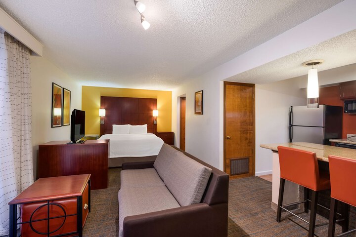 Accessible Suite King Bed Mobility Accessible Bathtb Sofa Bed Fullkt Full Breakfast (20 of 41)