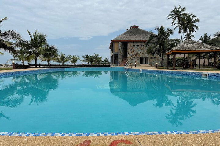 Hotel with Pool