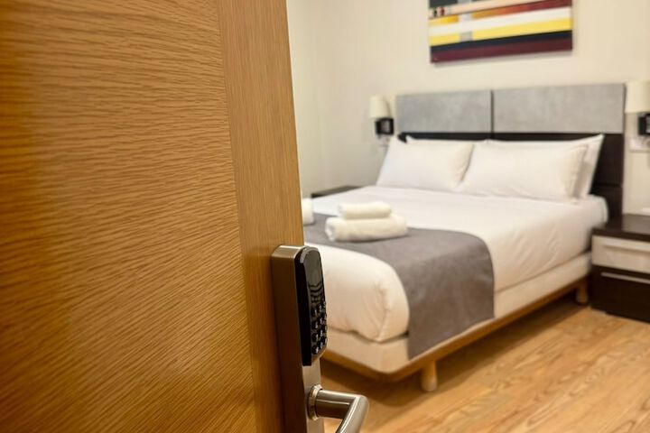 Room 14 of 38