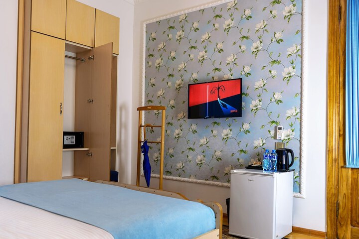 Room 16 of 81