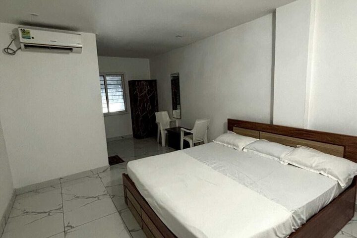 Room 9 of 22