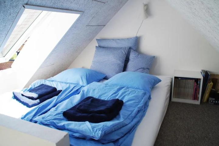 Room 3 of 6