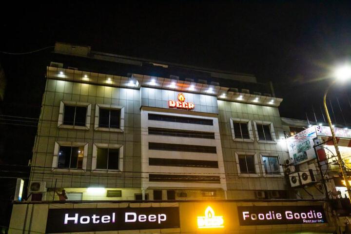 THE DEEP HOTEL