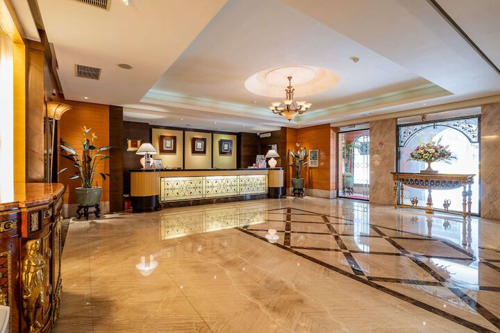 Hotel Interior 5 of 164