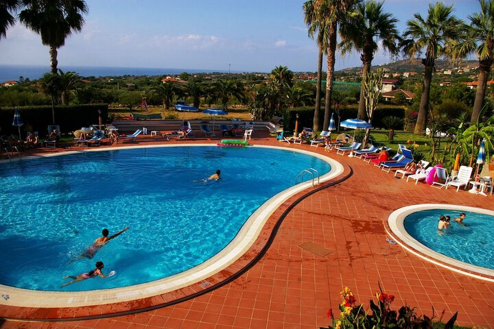 Pool Hotel