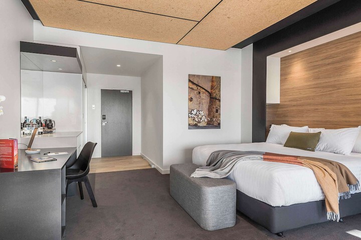 Room 29 of 148