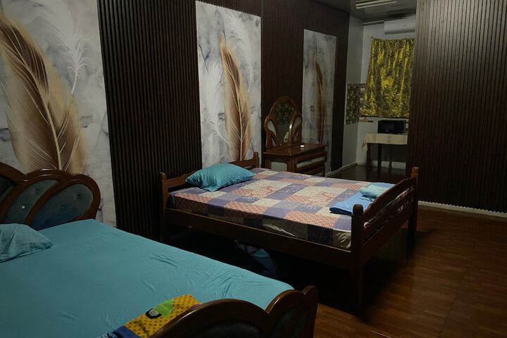 Room 2 of 8