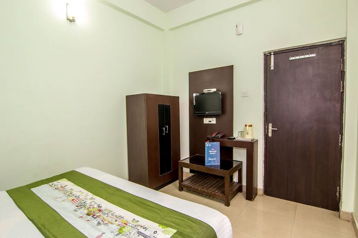 Room 13 of 17