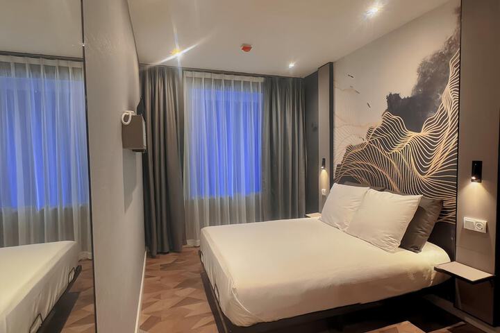 Room 15 of 31