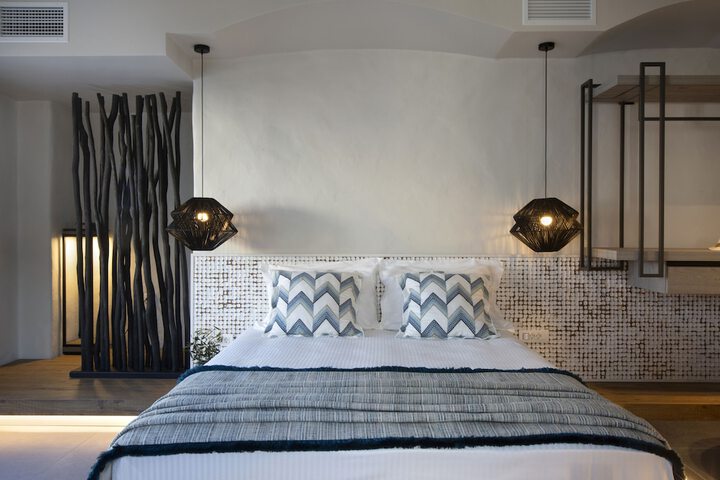 Room 15 of 76