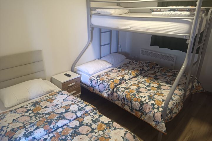Room 33 of 125