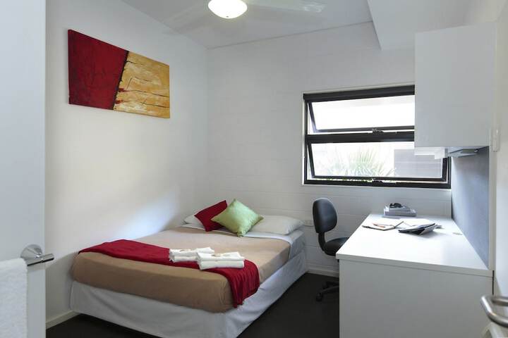 Room 5 of 35