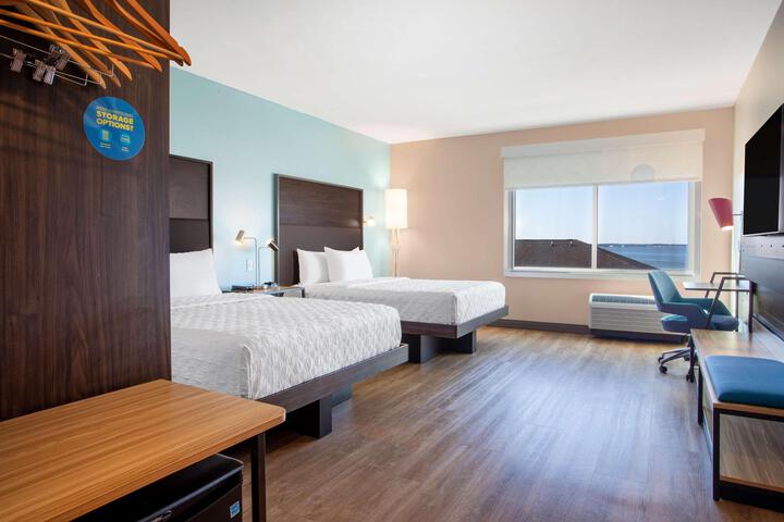 2 Queen Beds (8 of 9)