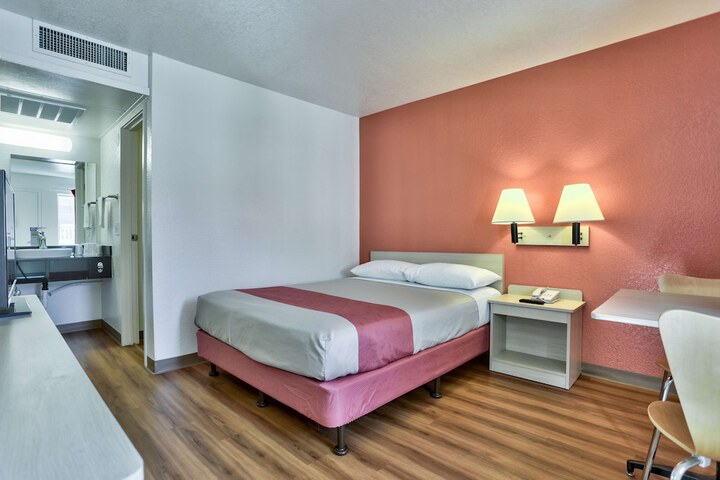 Room 13 of 45