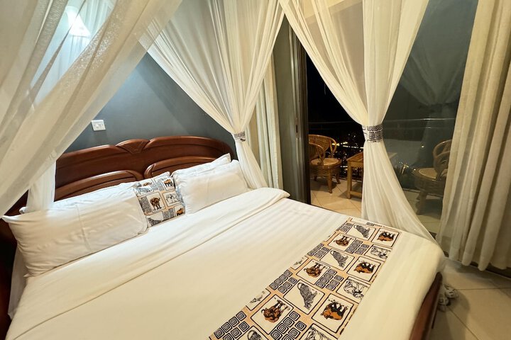 Room 8 of 43