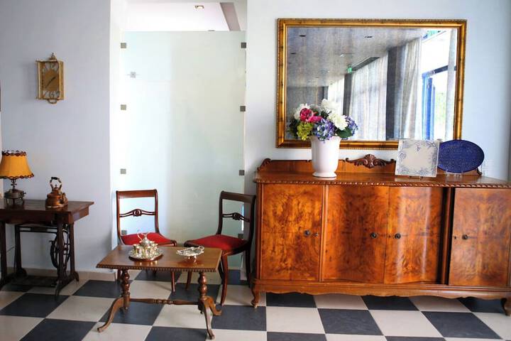 Entrance & Lobby