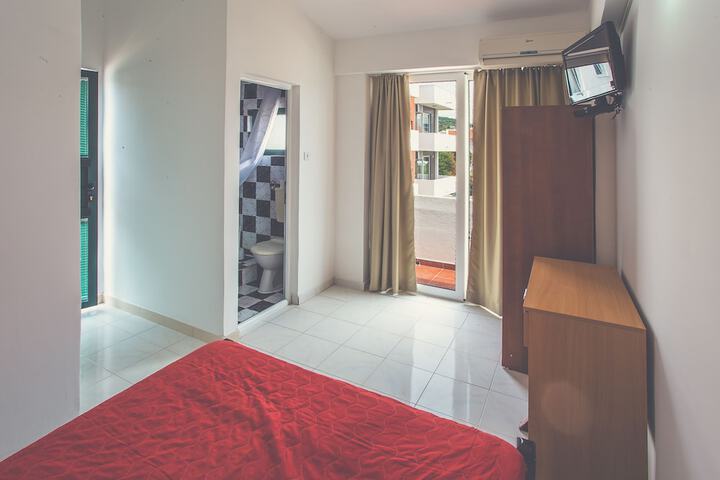Room 9 of 62