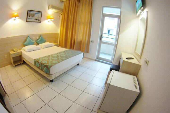 Room 8 of 17