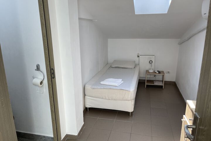 Room 62 of 109