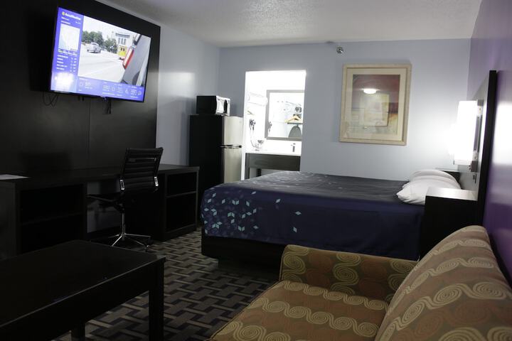 Room 4 of 30
