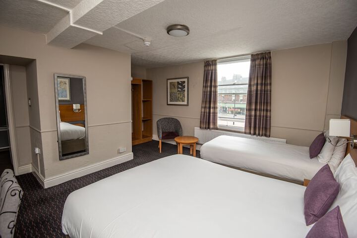 Room 10 of 36