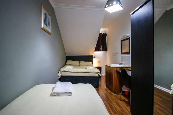 Room 42 of 65