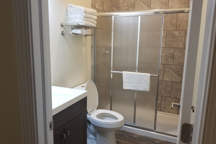 Room 13 of 16