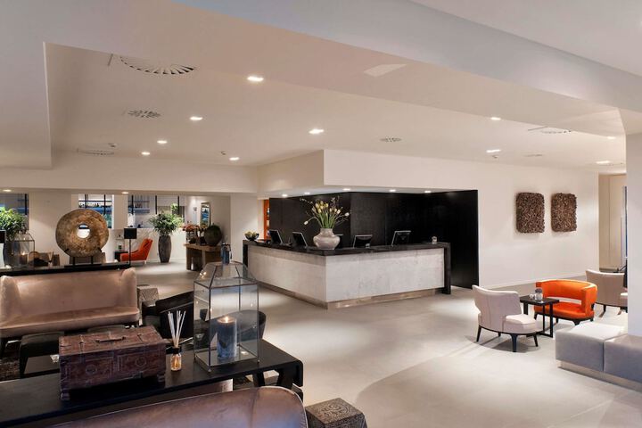 Guest Lobby