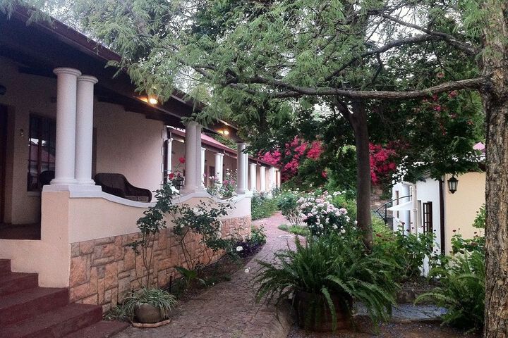 Hotel Exterior 8 of 13