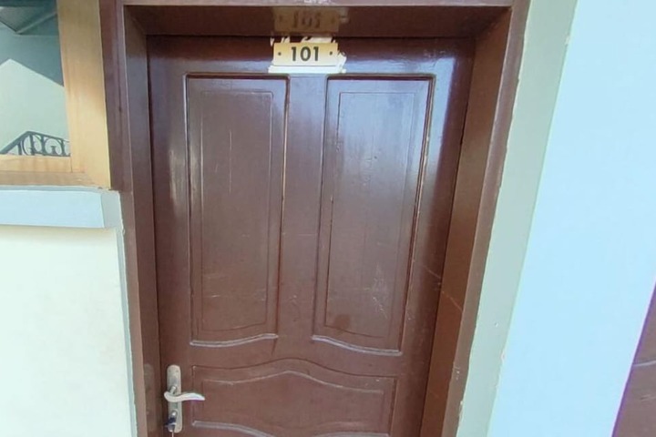 Room 18 of 82
