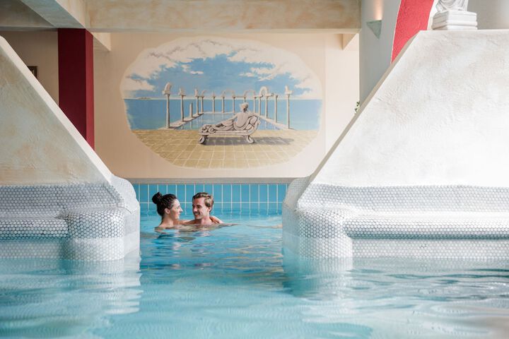 Pool 33 of 82