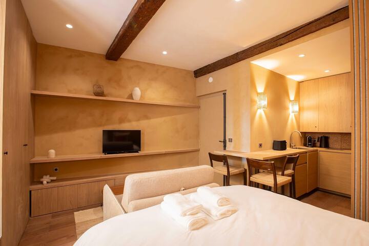 Room 3 of 25