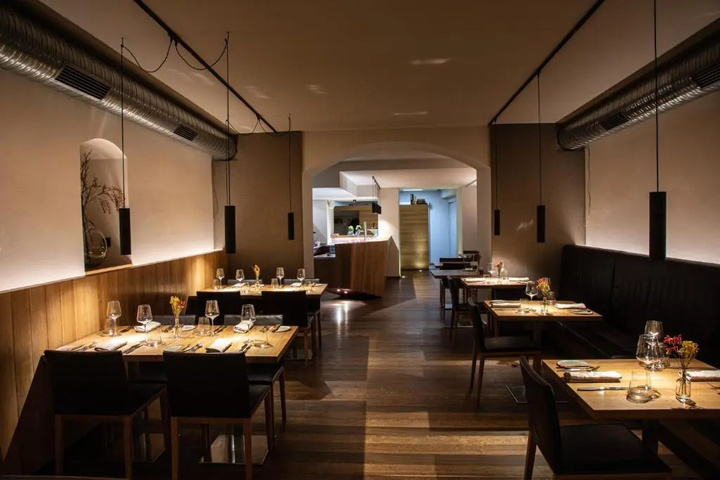 Dining 10 of 14