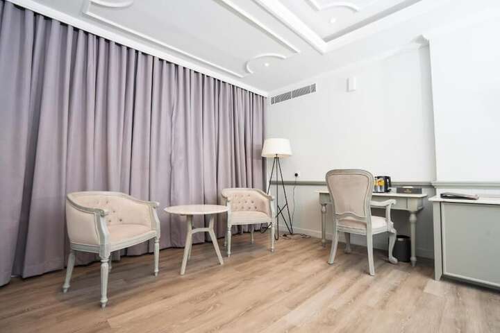 Room 7 of 20