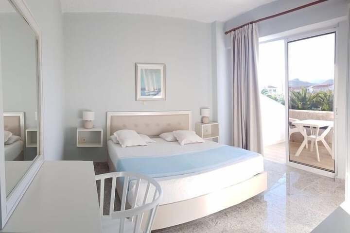 Room 4 of 24