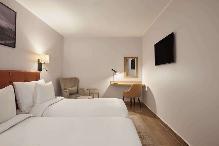 Room 11 of 57