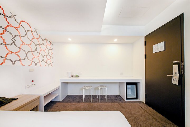 Room 54 of 83